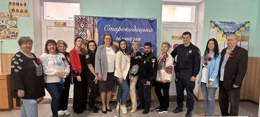 Профілактично-розяснювальна робота з педагогічним колективом Профілактично-розяснювальна робота з педагогічним колективом