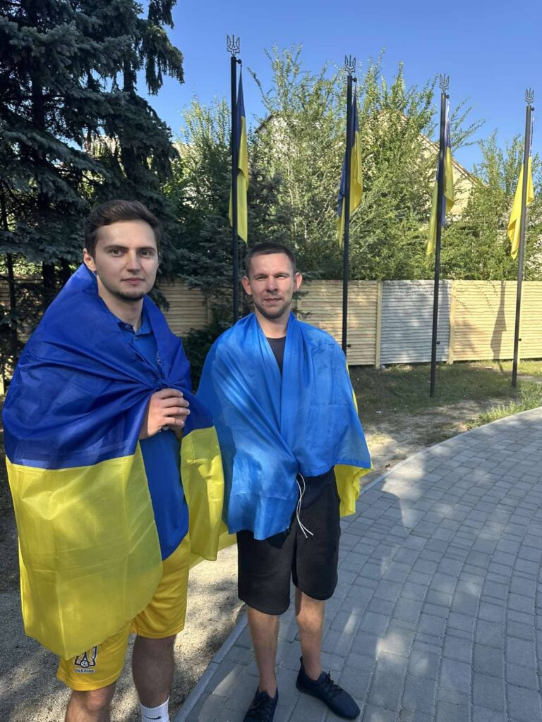 Всеукраїнський патріотичний забіг "Шаную воїнів, біжу за Героїв України" Всеукраїнський патріотичний забіг "Шаную воїнів, біжу за Героїв України"