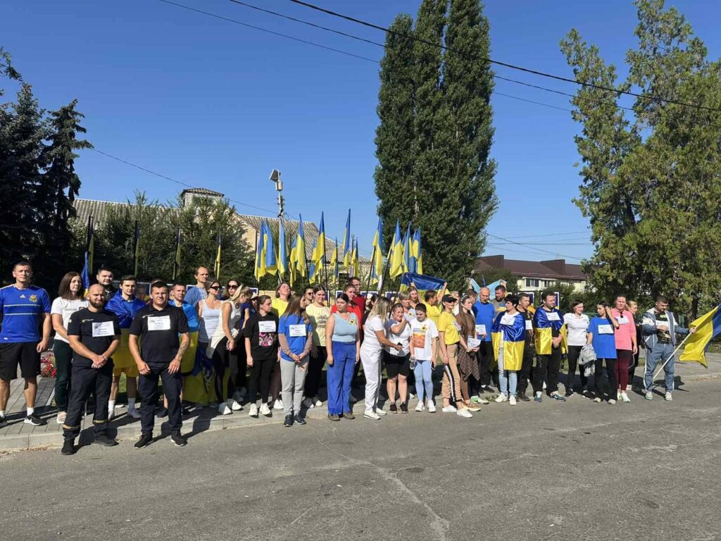 Всеукраїнський патріотичний забіг "Шаную воїнів, біжу за Героїв України" Всеукраїнський патріотичний забіг "Шаную воїнів, біжу за Героїв України"